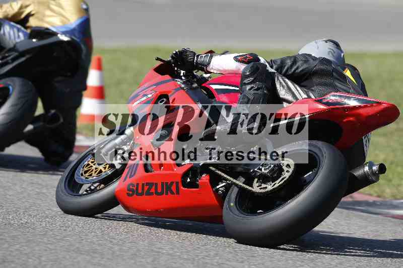 /44 09.08.2025 Plüss Moto Sport ADR/Freies Fahren/70